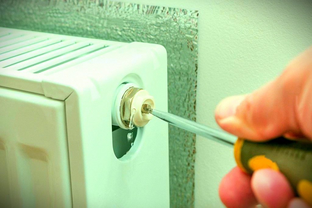 نحوه صحیح هواگیری رادیاتور در منزل
